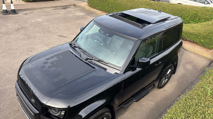 Land Rover Defender 3.0 D350 X-Dynamic HSE 90 3dr Auto Diesel Estate - Image 31
